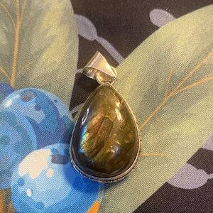 Elegant Labradorite Pendant for @dragonfly1307